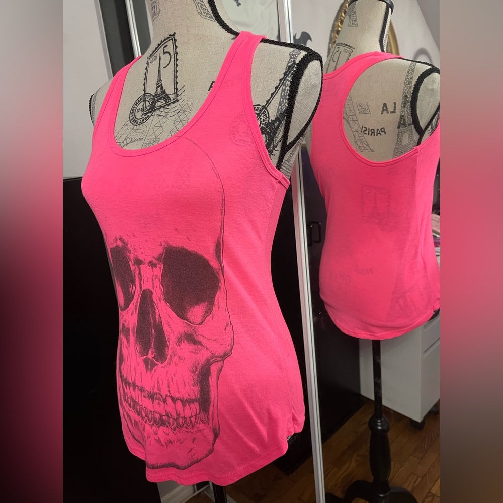 Black matter pink skull tank